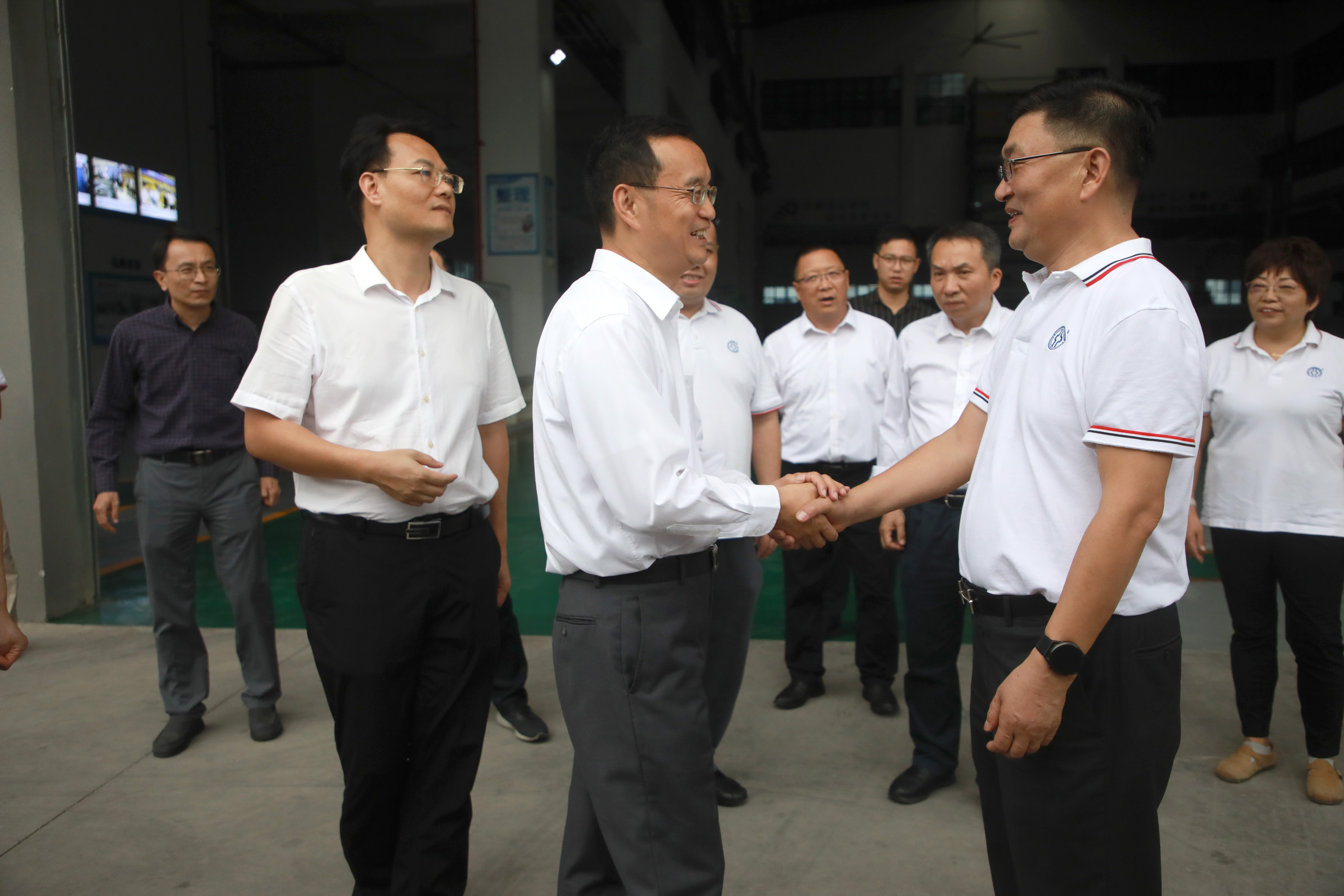 肇庆市委书记张爱军莅临广东亚太高性能复合材料汽车零部件生产基地考察调研
